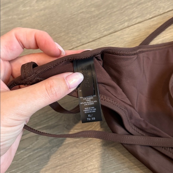 Skims Recycled Swim High Neck Top in Cocoa BROWN Size XL - Picture 2 of 4